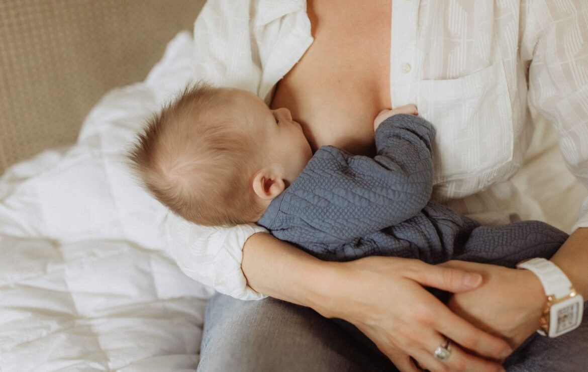 Aleitamento materno: quais são os benefícios para a mãe e o bebê?